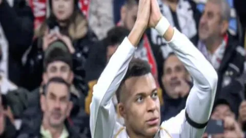 “探秘Vlog：土耳其“瓷艺瑰宝”展展陈千余件中国瓷器精品！”